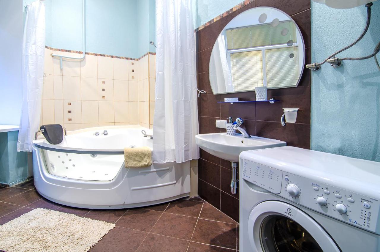 Apartment At Malaya Zhytomyrska 5 Kiev Luaran gambar