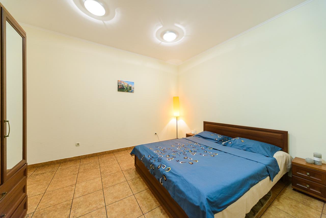 Apartment At Malaya Zhytomyrska 5 Kiev Luaran gambar